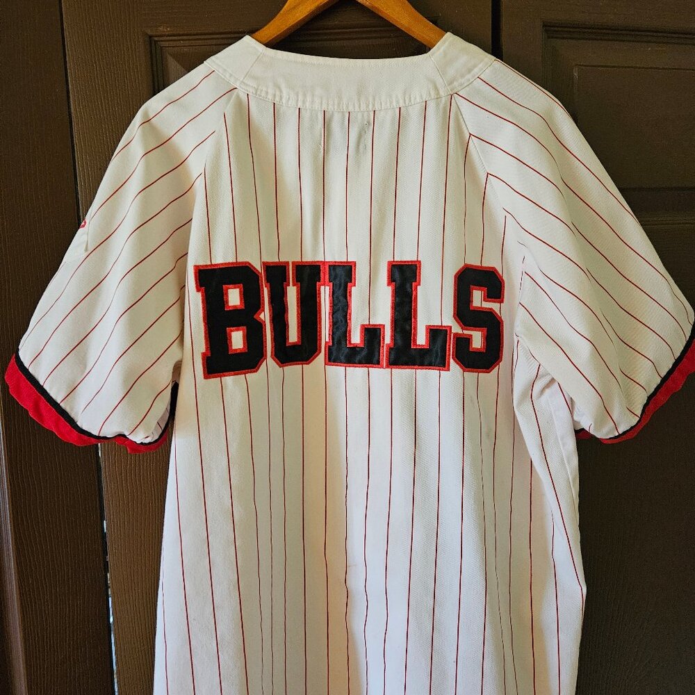 LIKE NEW Vintage Chicago Bulls jersey - 1991 -Starter jersey - Men's' size Large - Picture 2 of 8
